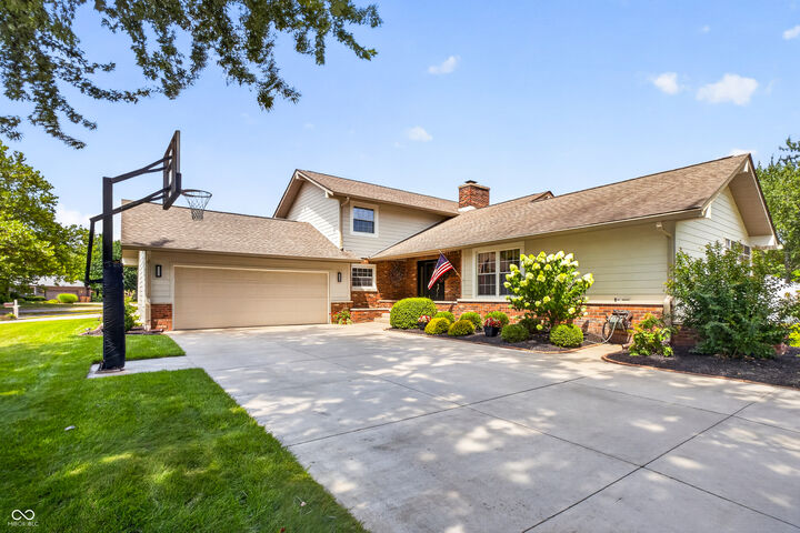 Property Photo: 3721 Oriole Drive IN 47203