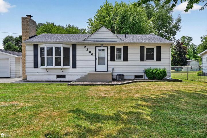 Property Photo:  5286 Roberts Drive  MI 48506-1554 