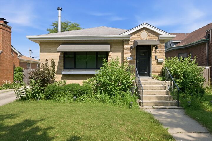 Property Photo:  940 N Oak Park Avenue  IL 60302 
