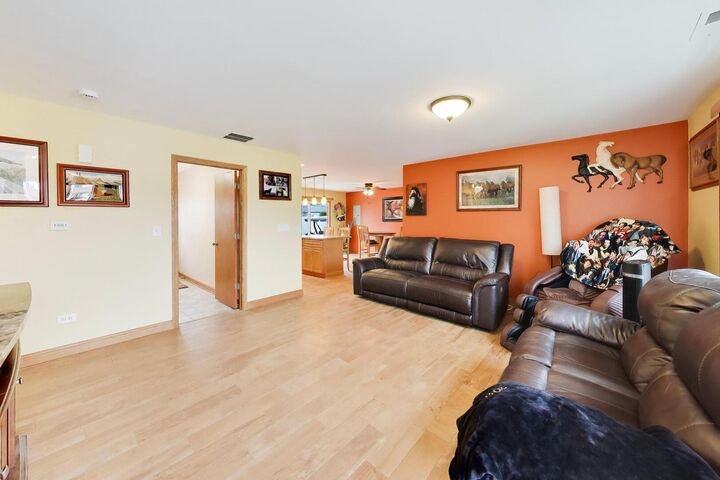 Property Photo: 519 Kenyon Avenue IL 60446