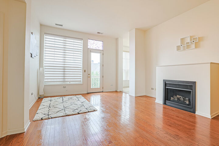 Property Photo: 1739 Tudor Lane 308 IL 60062