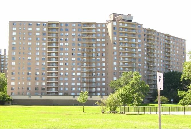 Property Photo:  7061 N Kedzie Avenue 1102  IL 60645 