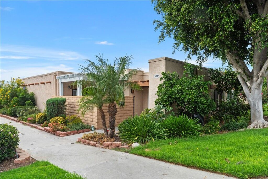 Property Photo:  3071 Via Serena N D  CA 92637 