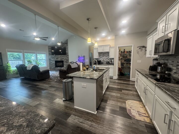 Property Photo:  280 Bluebriar Trce  TN 37043 