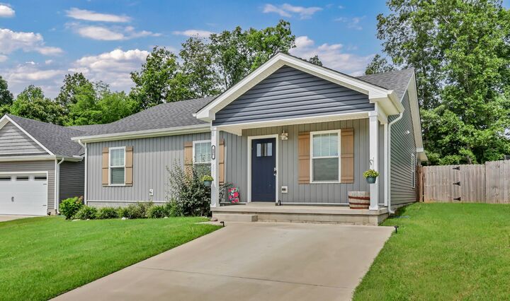 Property Photo: 486 Mattingly Dr TN 37042