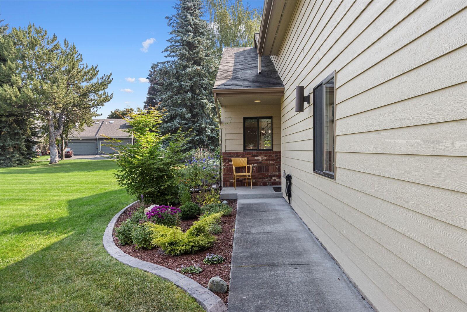Property Photo: 174 Fairway Boulevard MT 59901