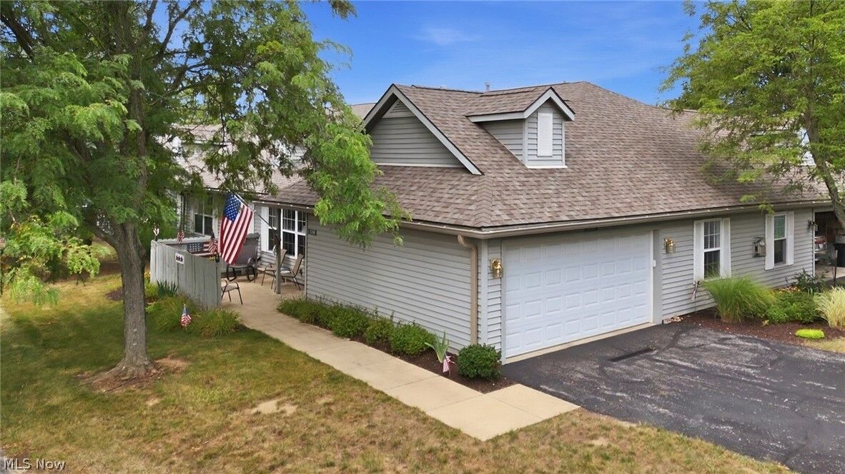 Property Photo: 1238 Hunters Walk OH 44805
