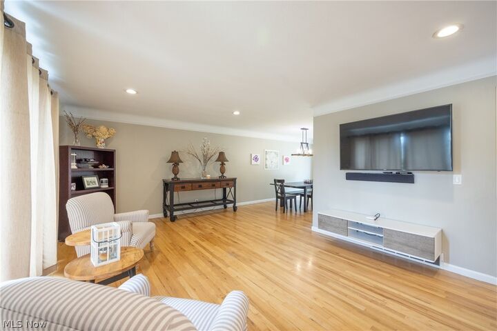 Property Photo:  6547 Vallevista Drive  OH 44124 