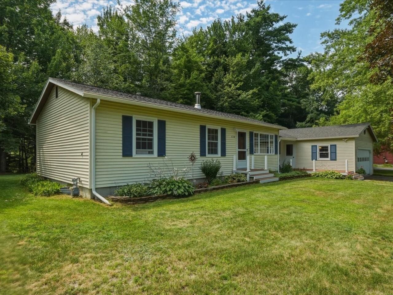 Property Photo: 638 Nottingham Drive VT 05468