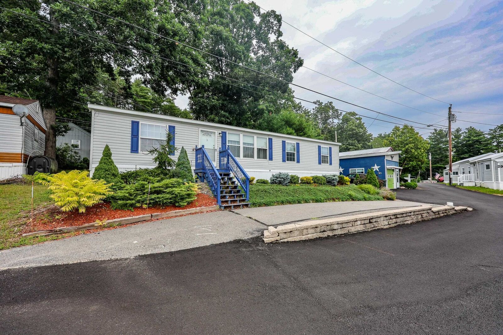 Property Photo: 3 Stage Coach Circle NH 03053