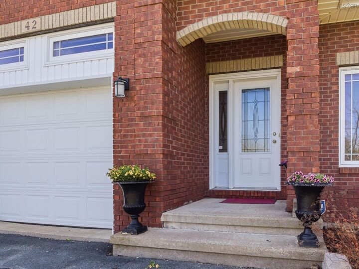 42 Kirkwood Court — photo 1