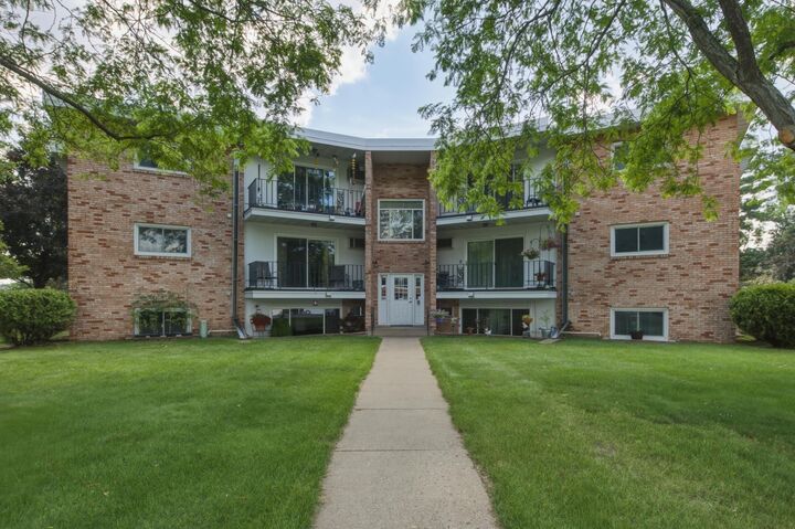 Property Photo:  1150 Dellwood Street S 306  MN 55008 