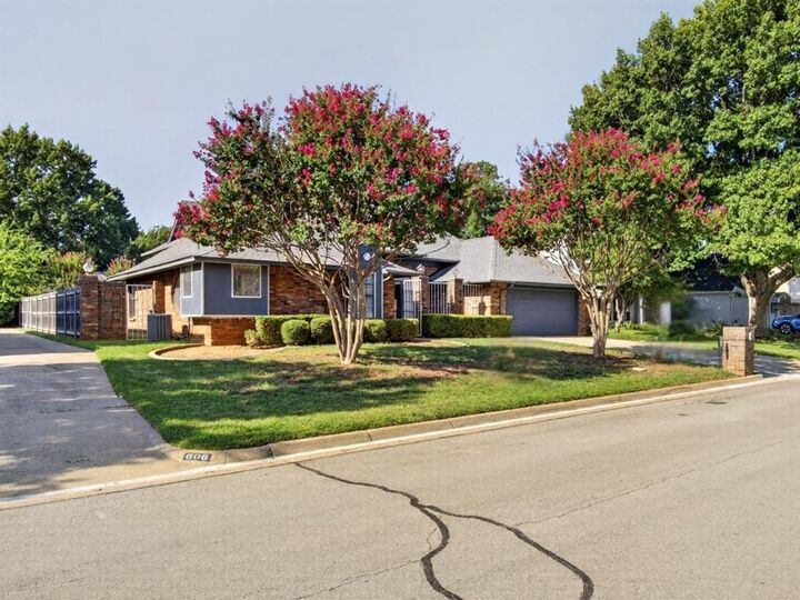 Property Photo:  604 Gunnison Drive  TX 76006 