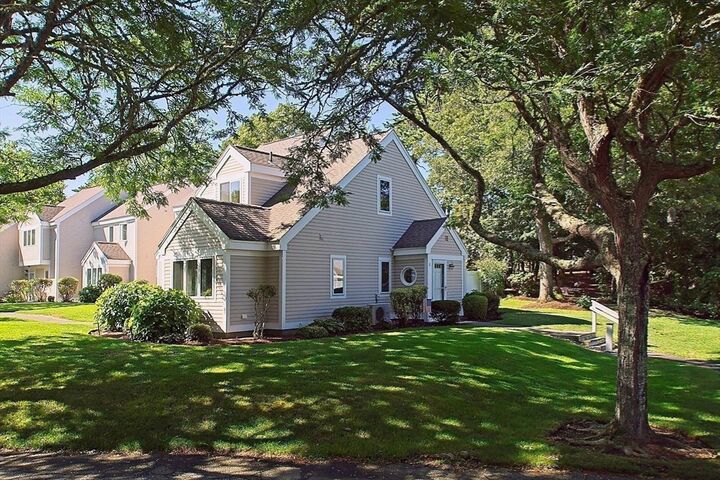 Property Photo:  11 Howland Circle 11  MA 02631 
