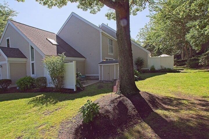 Property Photo:  11 Howland Circle 11  MA 02631 