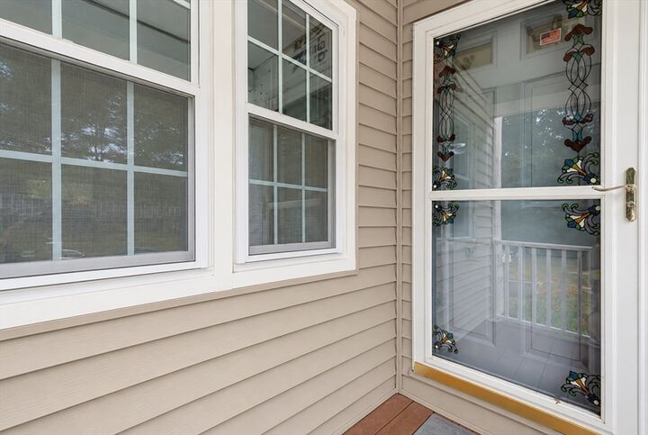 Property Photo:  206 Laurelwood Dr 206  MA 01747 