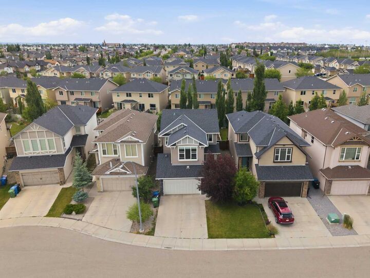 Property Photo:  48 Brightoncrest Manor SE  AB T2Z 0N9 