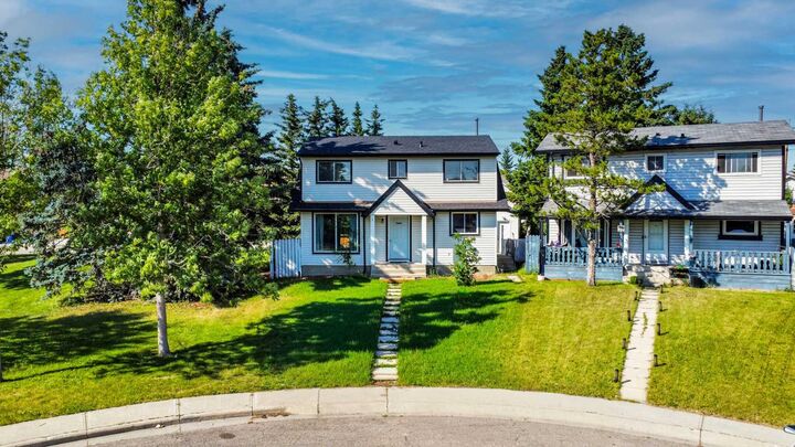 Property Photo:  36 Falton Court NE  AB T3J 1J3 