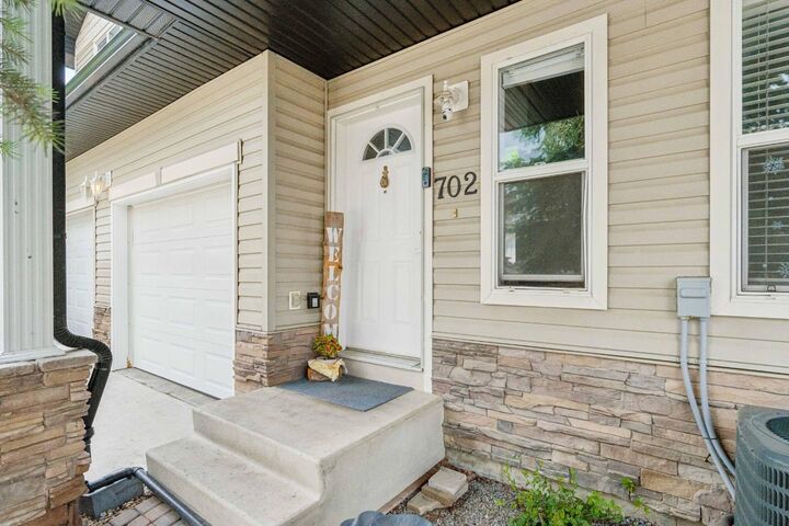 Property Photo:  760 Railway Gate SW 702  AB T4B 3C5 