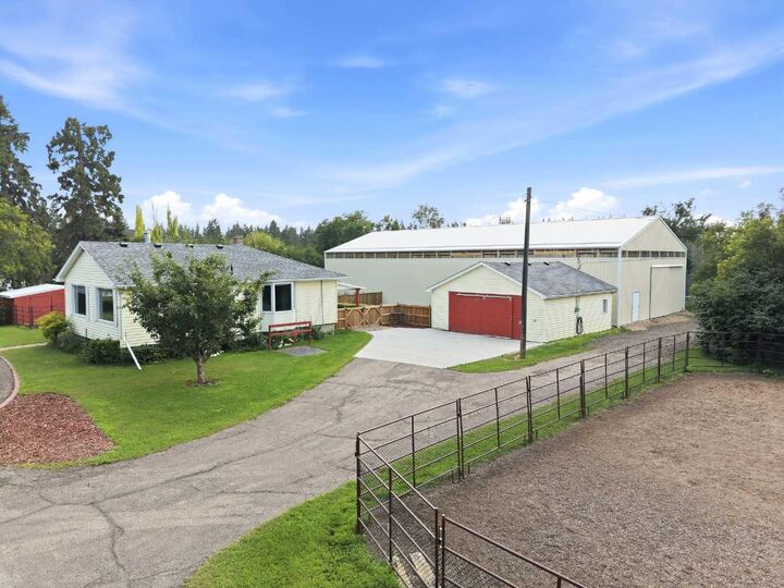 Property Photo: 38546 Range Road 272 AB T4P 0X6