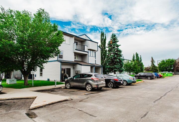 Property Photo:  7201 Poplar Drive 4107  AB T8V 6C5 