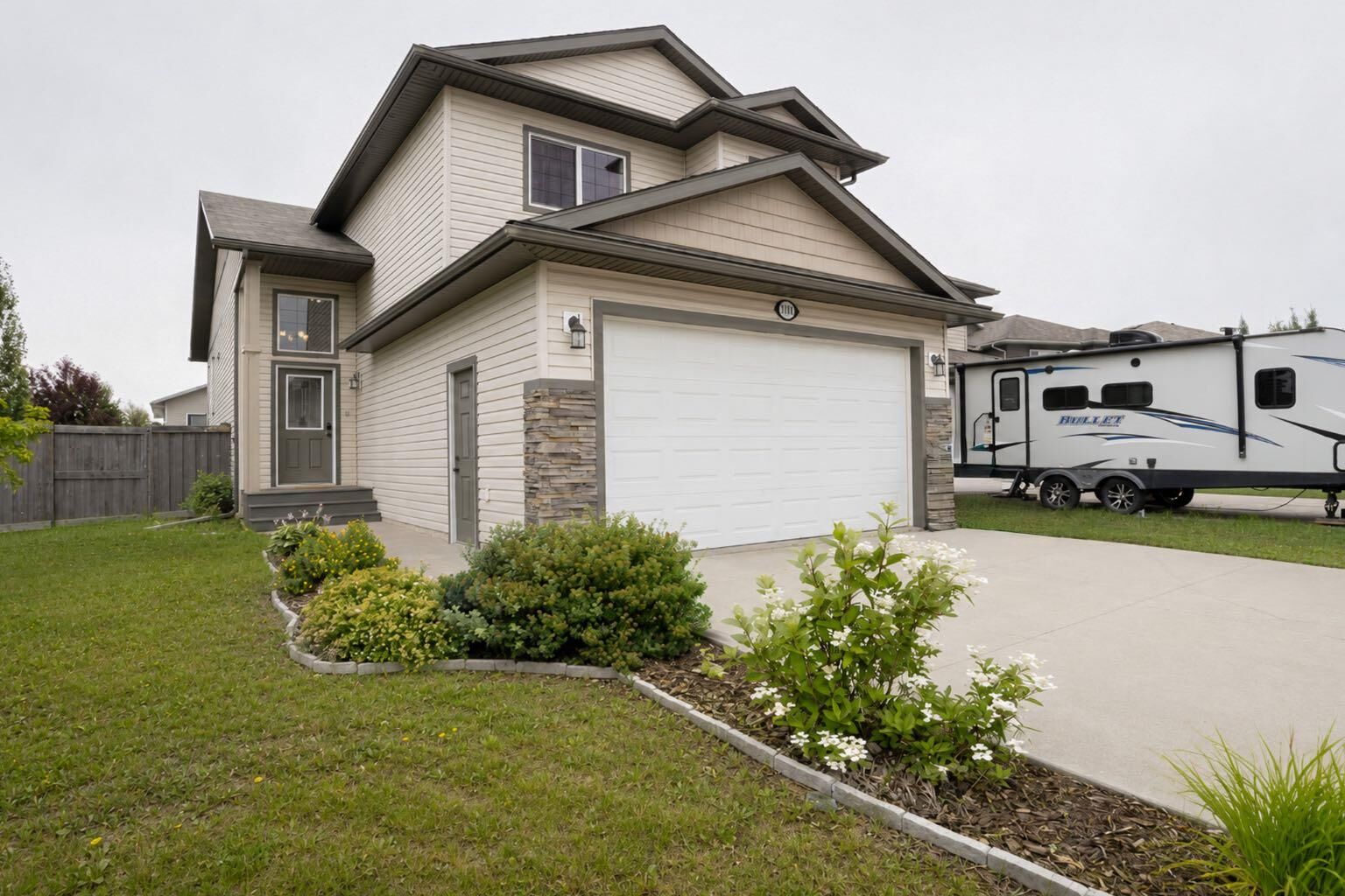 Property Photo:  7102 86A Street  AB T8X 0C8 