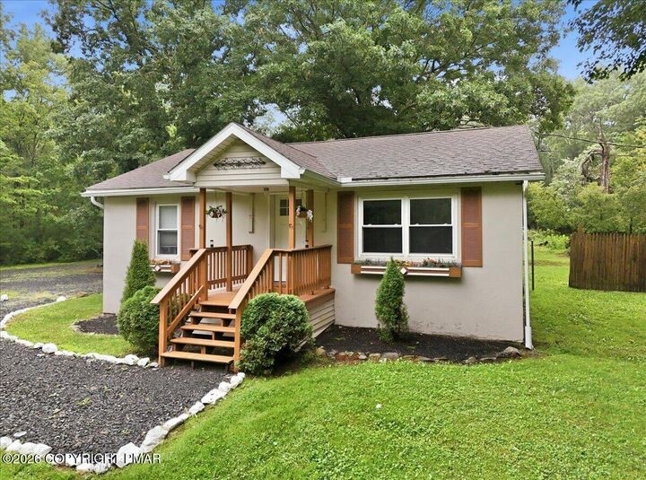 Property Photo:  332 Route 390  PA 18326 