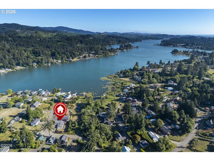 Property Photo:  4788 NE Neotsu Dr  OR 97364 