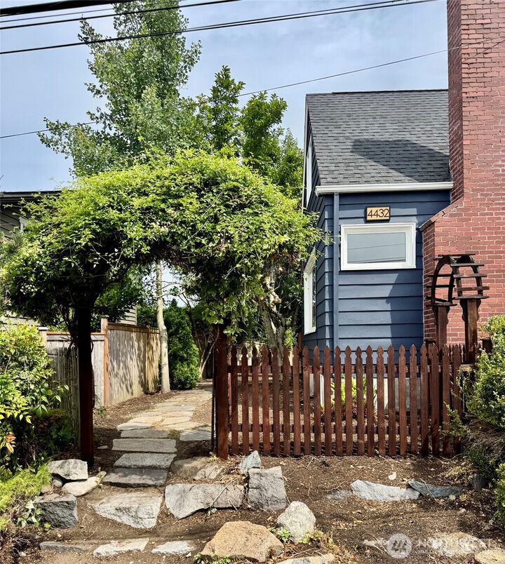 Property Photo: 4432 SW 102nd Street WA 98146