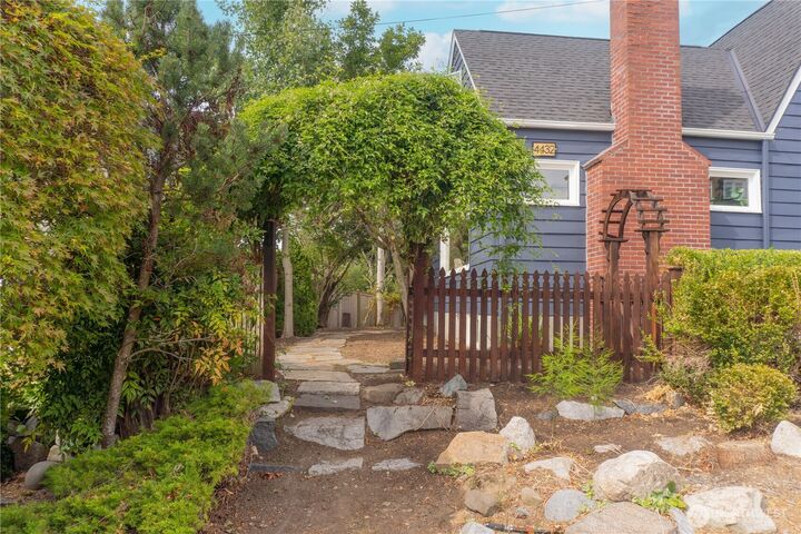 Property Photo: 4432 SW 102nd Street WA 98146