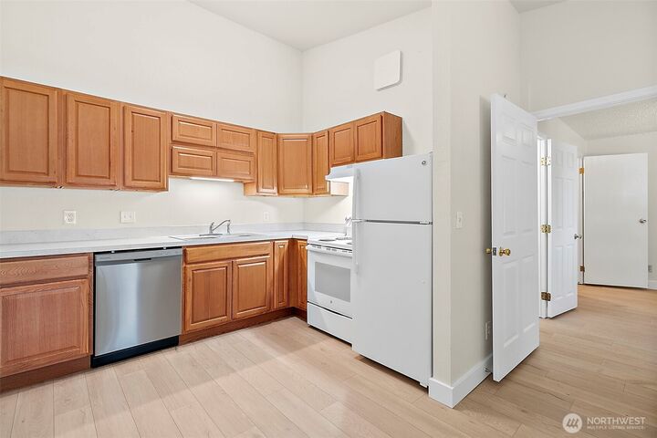 Property Photo: 417 22nd Street SE WA 98002
