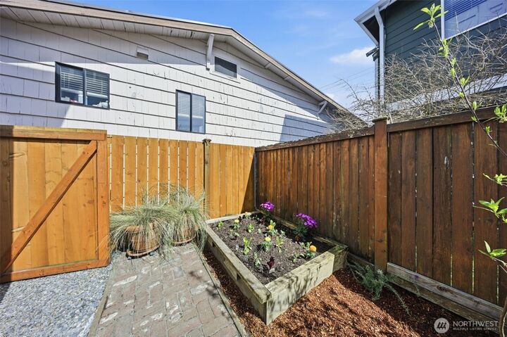 Property Photo:  8847  9th Avenue SW A  WA 98106 