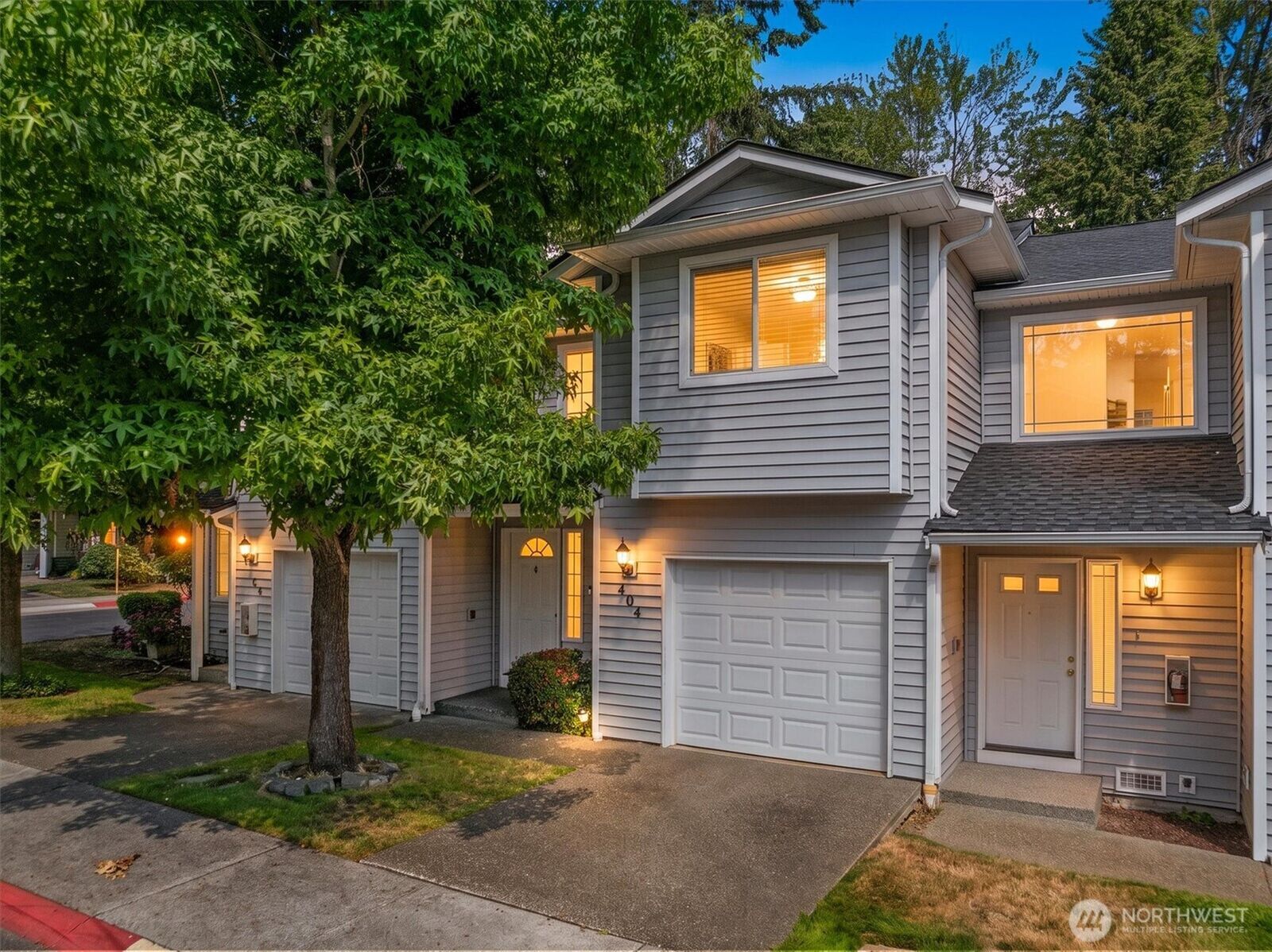 Property Photo: 2220 S 336th Street 404 WA 98003