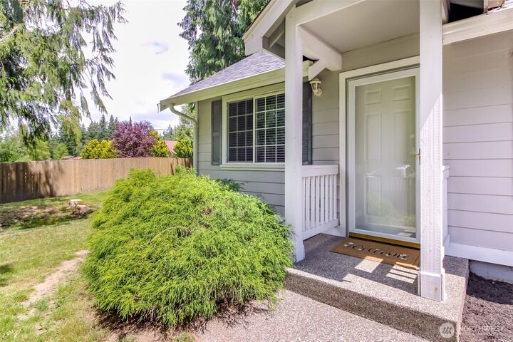 Property Photo:  25807  87th Avenue Ct E  WA 98338 