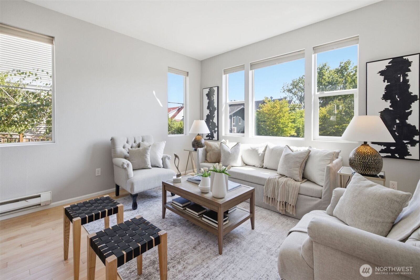 Property Photo: 7624 39th Avenue S WA 98118
