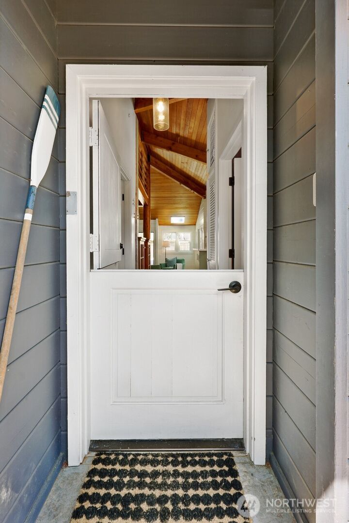 Property Photo:  2822  Boyer Avenue E 1  WA 98102 