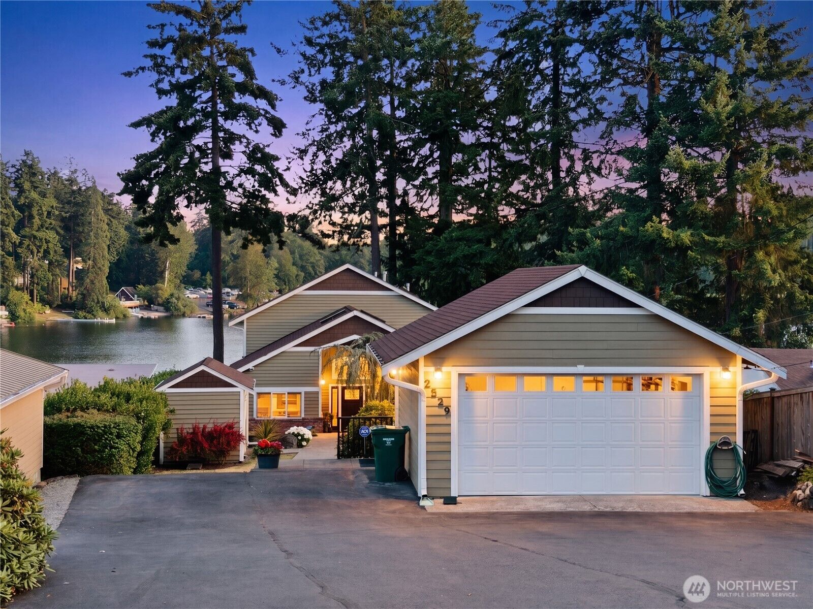 Property Photo: 2529 S 304th Street WA 98003