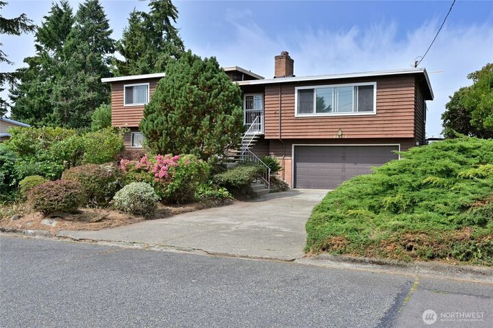 Property Photo:  23031  19th Avenue S  WA 98198 