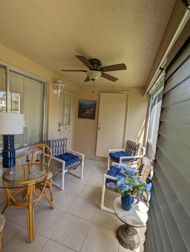 Property Photo: 407 Pine Glen Lane B-1 FL 33463