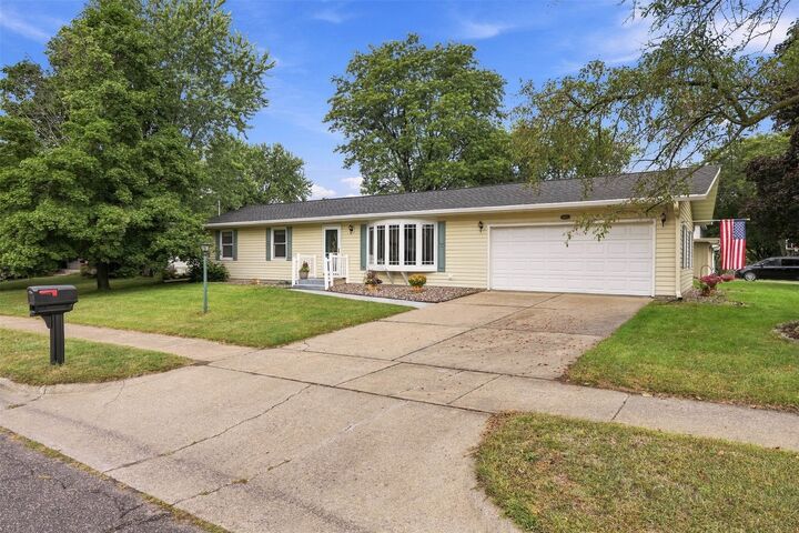 Property Photo: 1470 Cummings Avenue WI 54701