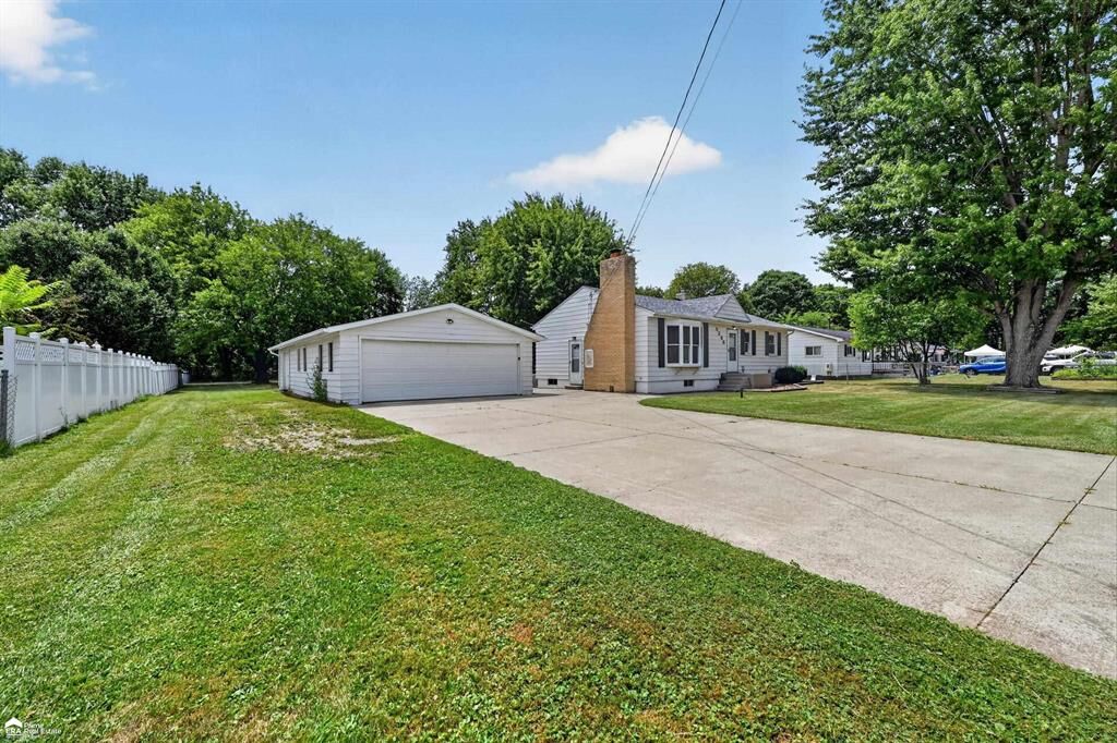 Property Photo:  5286 Roberts Drive  MI 48506 