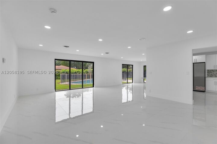 Property Photo: 6940 NW 6th St FL 33317