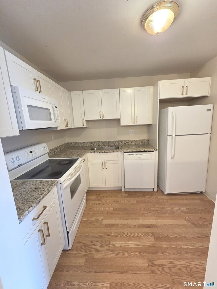 Property Photo: 2118 Cromwell Hills Drive 2118 CT 06416