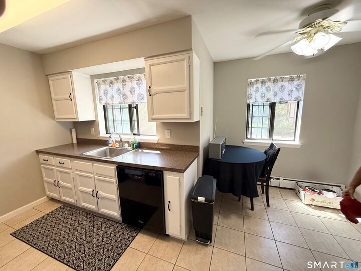 Property Photo:  112 Foxwood Close  CT 06460 
