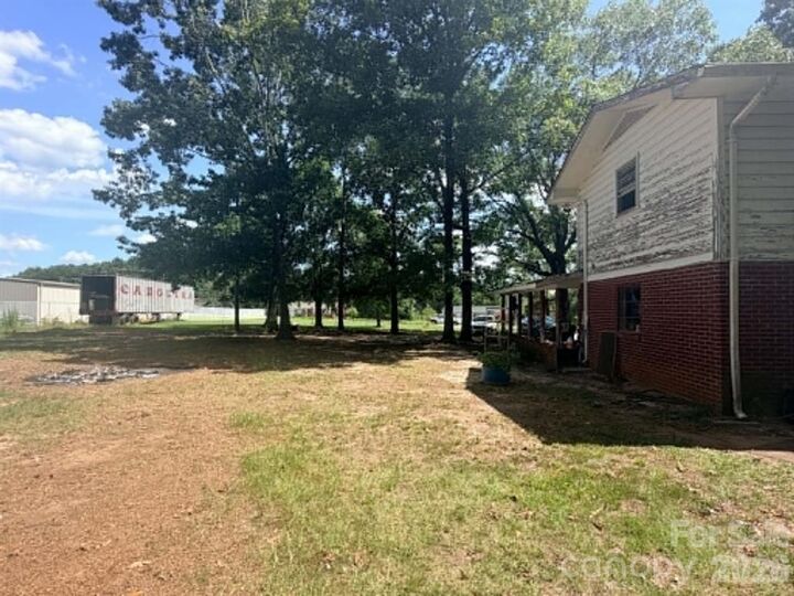 Property Photo: 1663 Harris Henrietta Road NC 28043