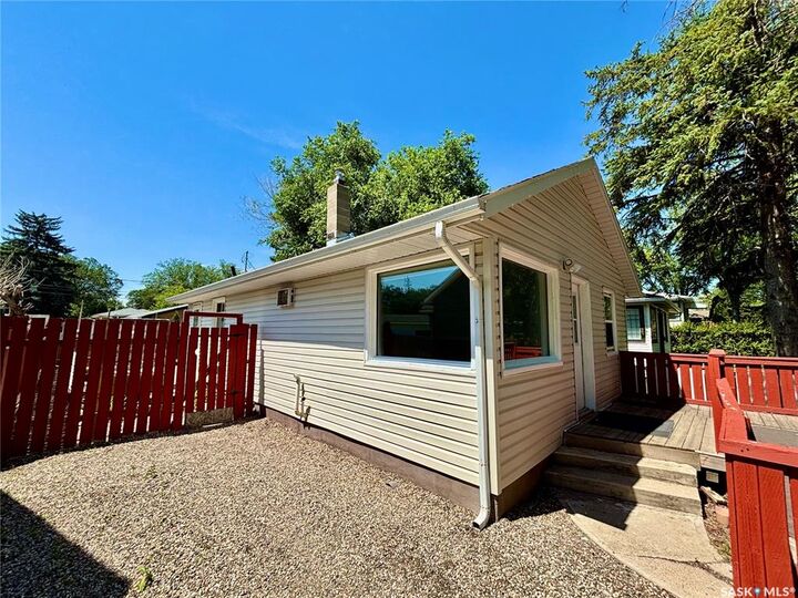 Property Photo:  314 Retallack Street  SK S4R 3N2 