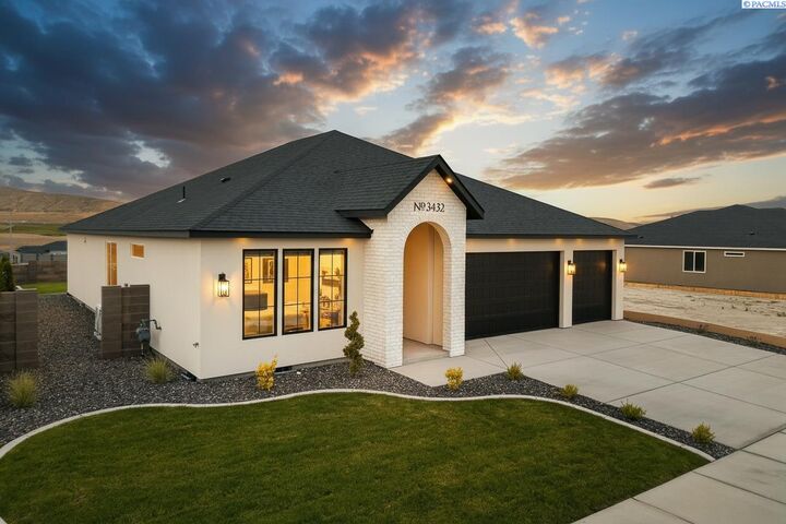 Property Photo:  3432 Allison Way  WA 99352 