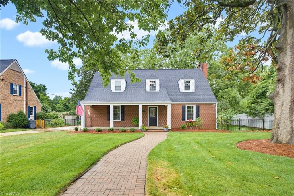 Property Photo: 505 Salisbury Street NC 27284