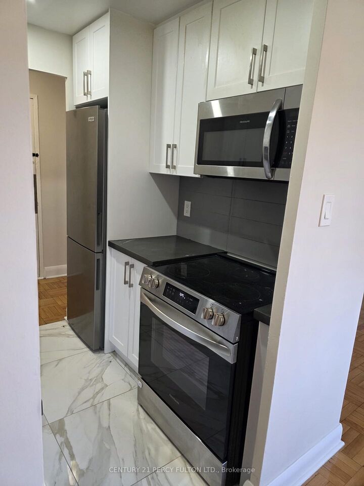 Property Photo:  1305 Wilson Avenue 306  ON M3M 1J4 