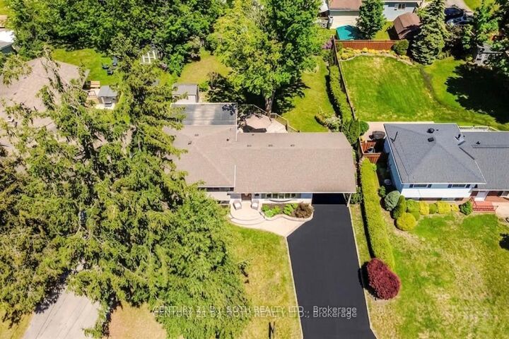 Property Photo:  424 Jamieson Drive  ON L3V 4Y5 